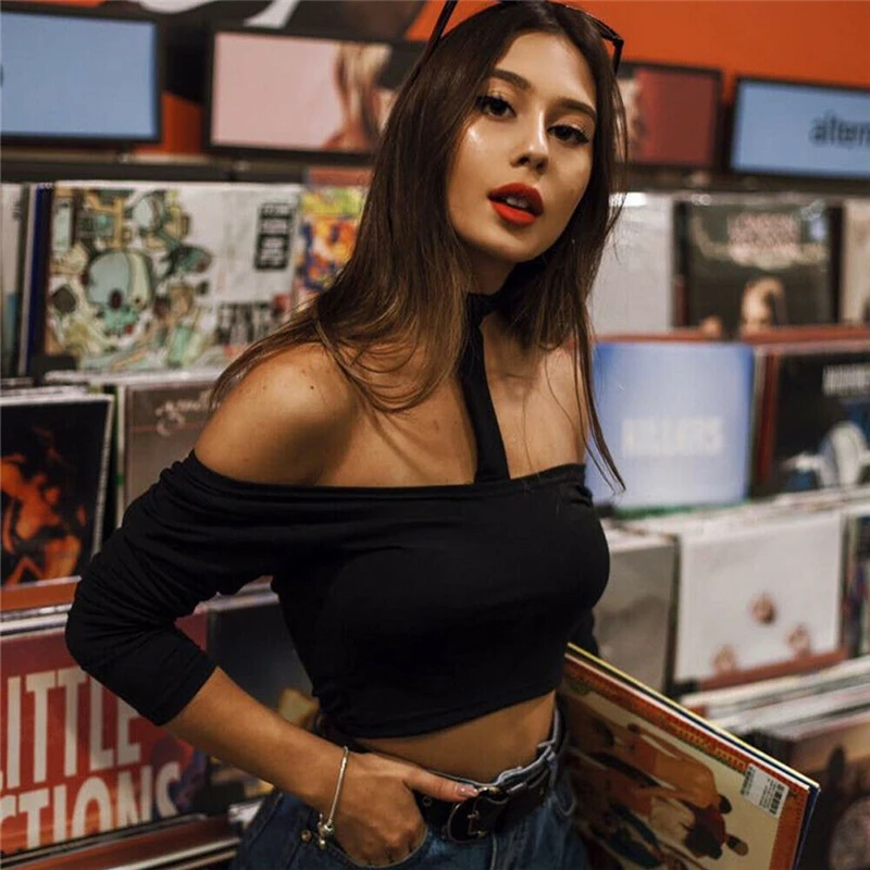 

2019 New Street beat Sexy Women Gothic Tops Cold Shoulder Halter Neck Chain Punk Crop Vest Top Shirts youth Party Clothing