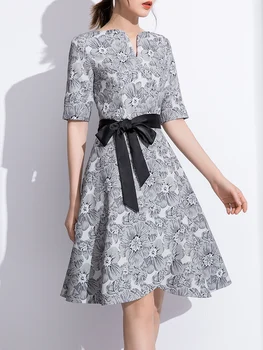 

Ink Printing Floral Dress Female 2020 nian Summer New Temperament Short-Sleeved V-neck Elegant Retro A- line Dress Sub-