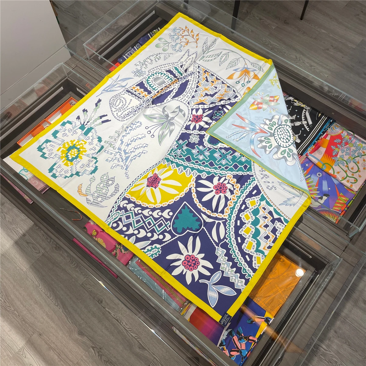 

90cm Double Sided Print Hand Rolled Edges 100% Silk Scarf Design Mosaic Horse Brand Square Scarf Shawl Women Hijab Bandana