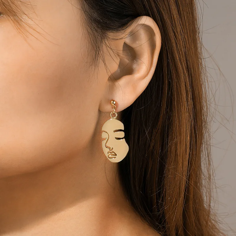 

Exaggerated Drop Earring Creative Hollow Face Earring Gold Metal European Style Dangle Earring Ladies Party Jewelry Accessories