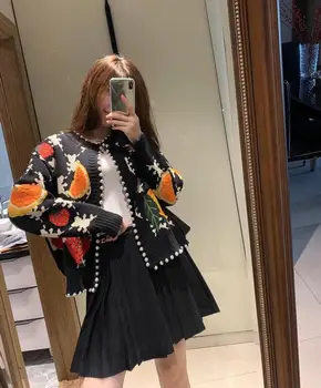 

Runway 2020 High Quality Women Autumn Winter Flowers Print Cardigan Pearls Outerwear Knit Luxury Sweet Black Sweaters Ladies