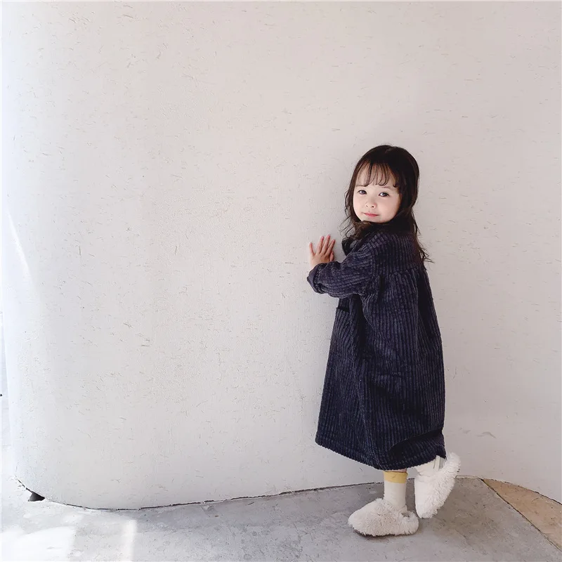 Осеннее модное вельветовое плотное длинное платье для маленьких девочек в Корейском стиле; флисовые платья оверсайз с высоким воротником