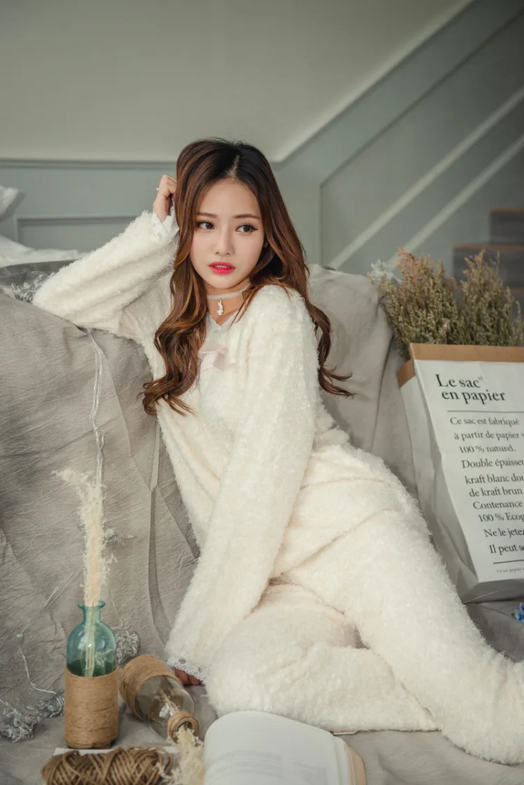 Зимние милые плюшевые пижамы для принцесс, Женская Роскошная сексуальная одежда, белая женская одежда из 2 предметов, пижамный комплект с длинными рукавами, домашняя одежда для сна