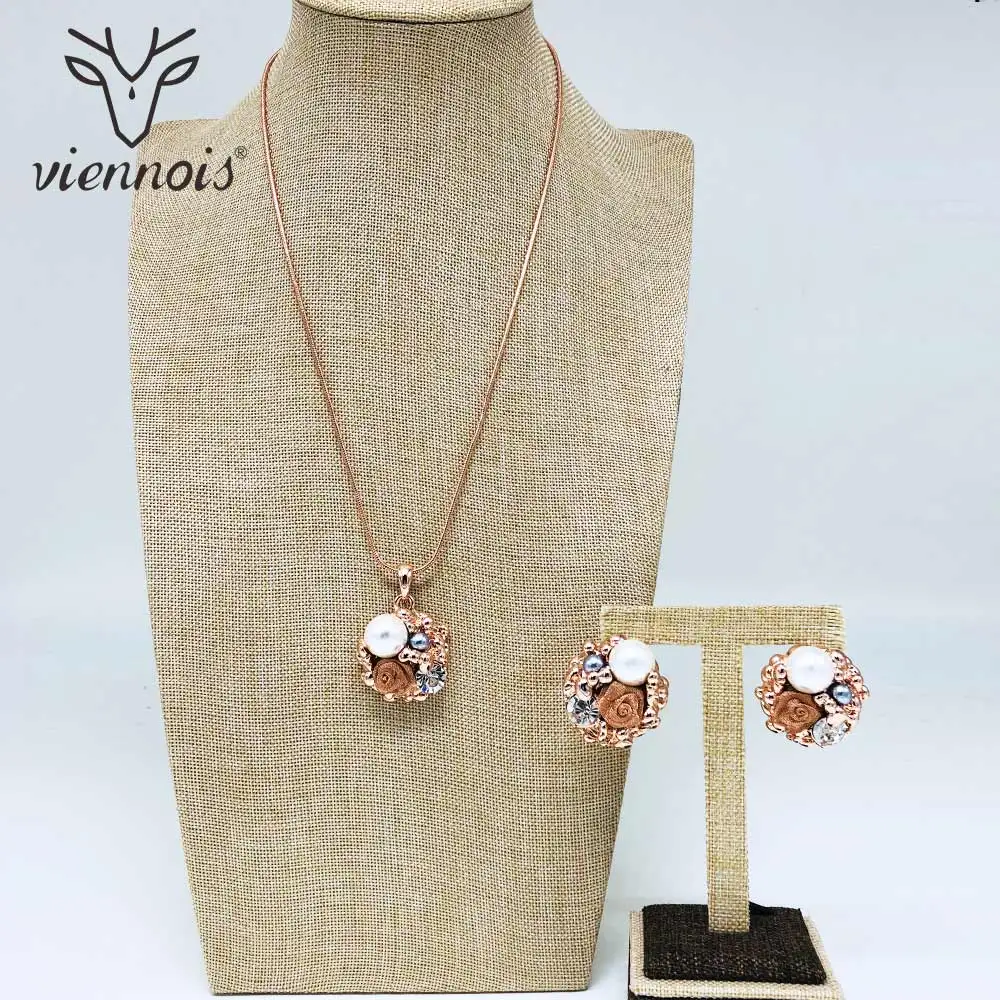 Новинка от Viennois Комплект украшений из искусственного жемчуга цвета розового