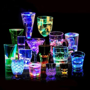 

Colorful Luminous Cup Lighting Up Water Tea Cups Liquid Induction Flash Cup for Party Wedding Decoration Wine Glass Send Battery