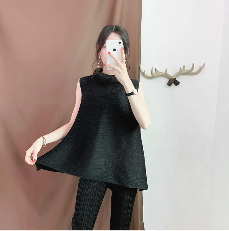 Черный Miyake складки сплошной цвет Классический плиссированный Плетеный жилет большой размер женский без рукавов СВОБОДНЫЙ Модный джемпер - Цвет: Черный