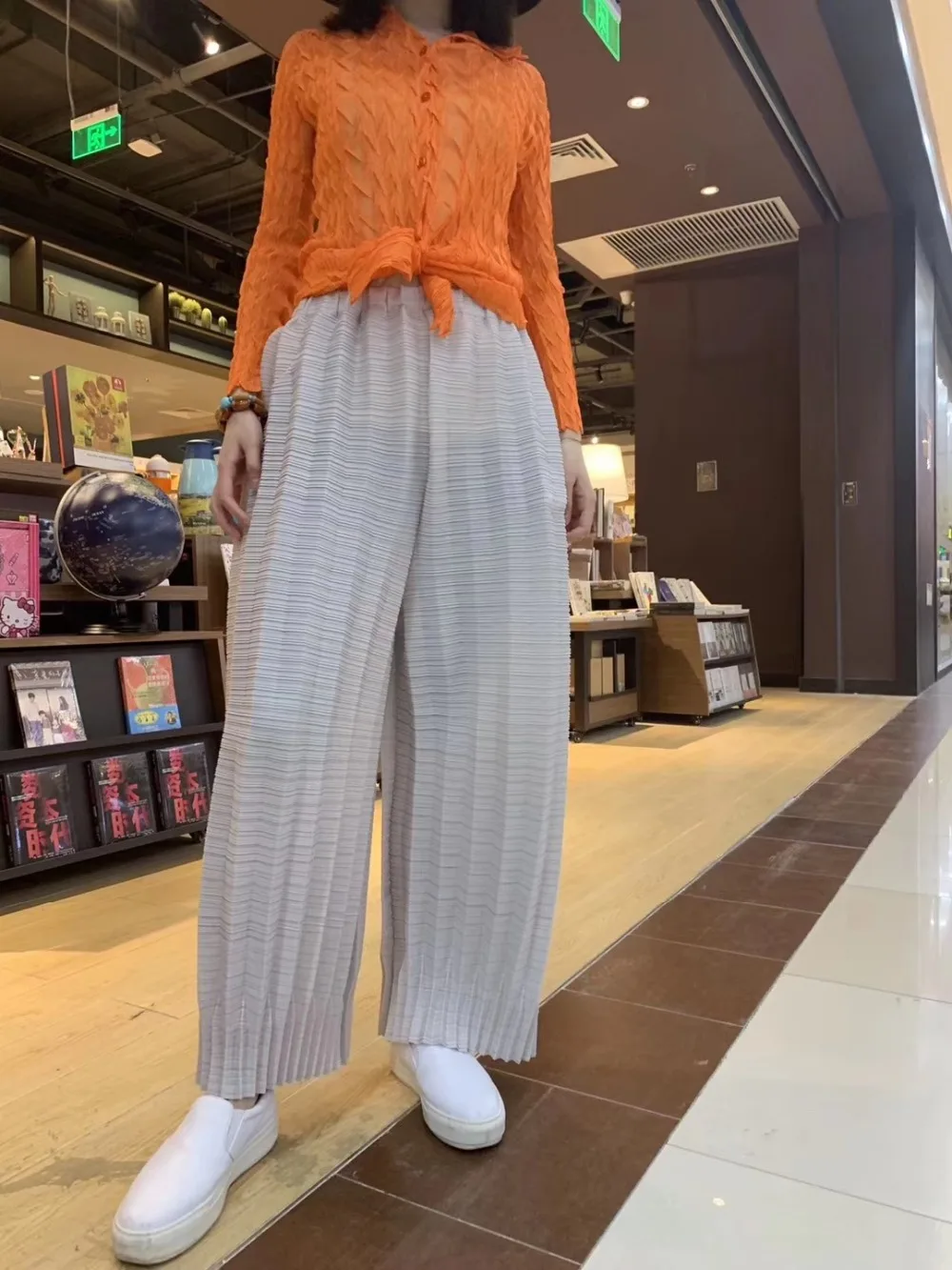 Горячая Распродажа, Miyake fold style, длинная футболка в складку, расклешенные брюки, свободный комплект из двух предметов