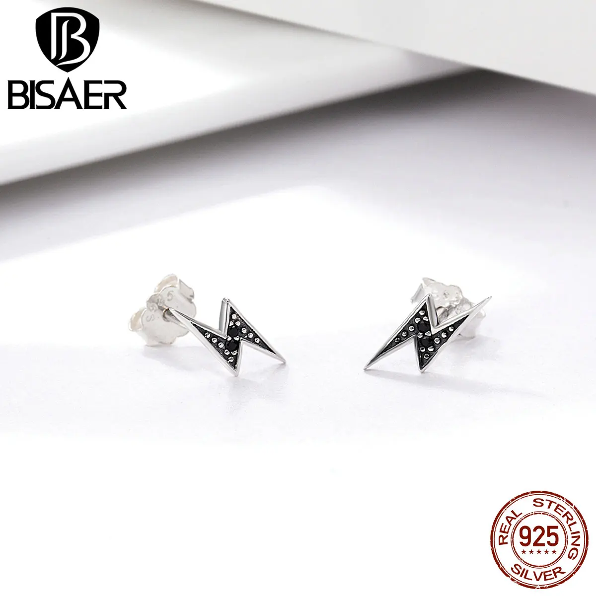 Женские серьги-гвоздики из серебра 925 пробы с черным фианитом | Украшения и