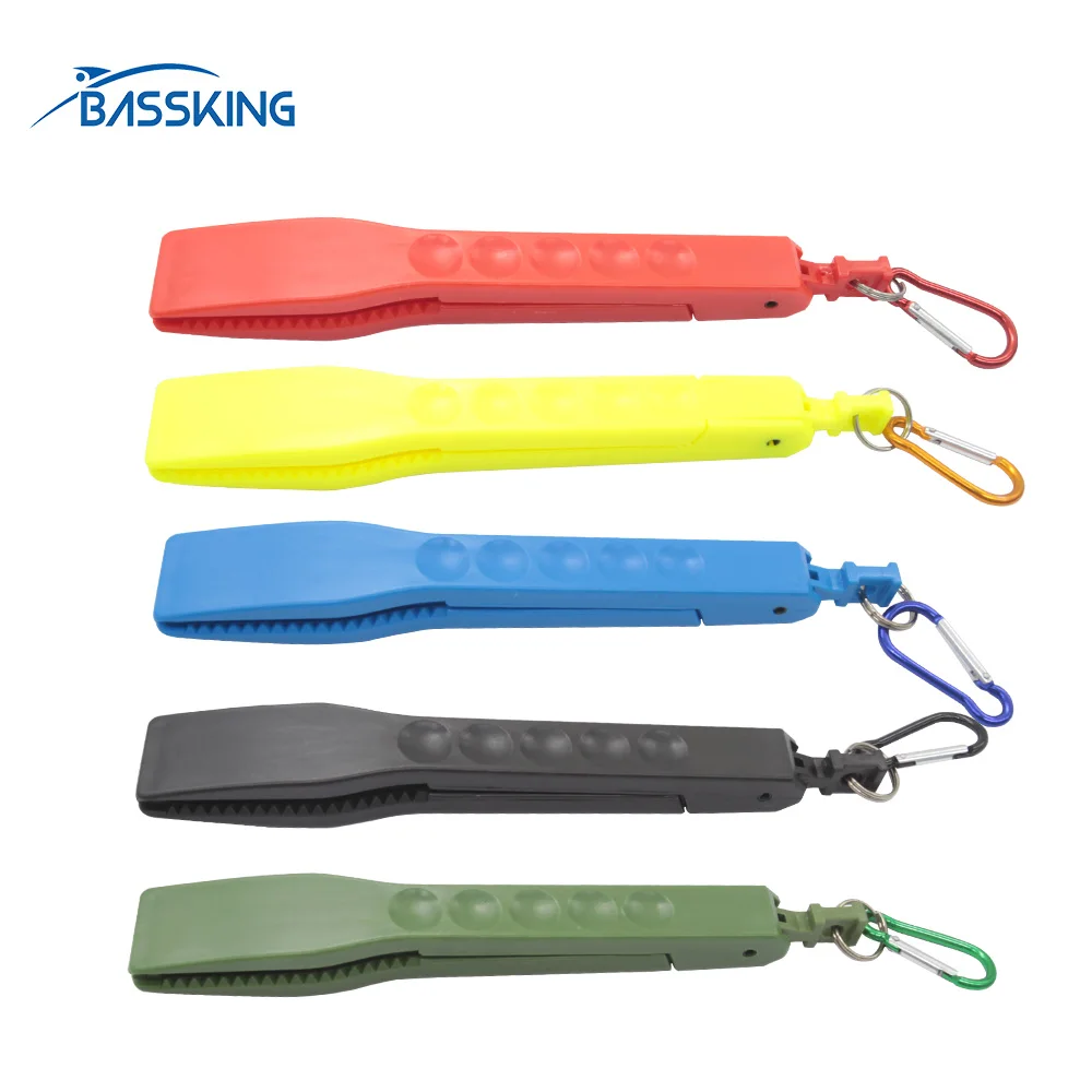 

BASSKING Multifunctional Fishing Fish Clip Hand Controller Tackle Tool Fishing Body Grip Clamp Gripper Grabber with Lock Switch