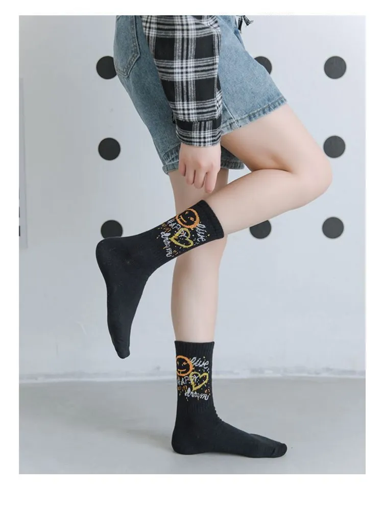 2020 New Autumn Black and White Sports Women Socks Cotton Cute Winter Socks Women Kawaii