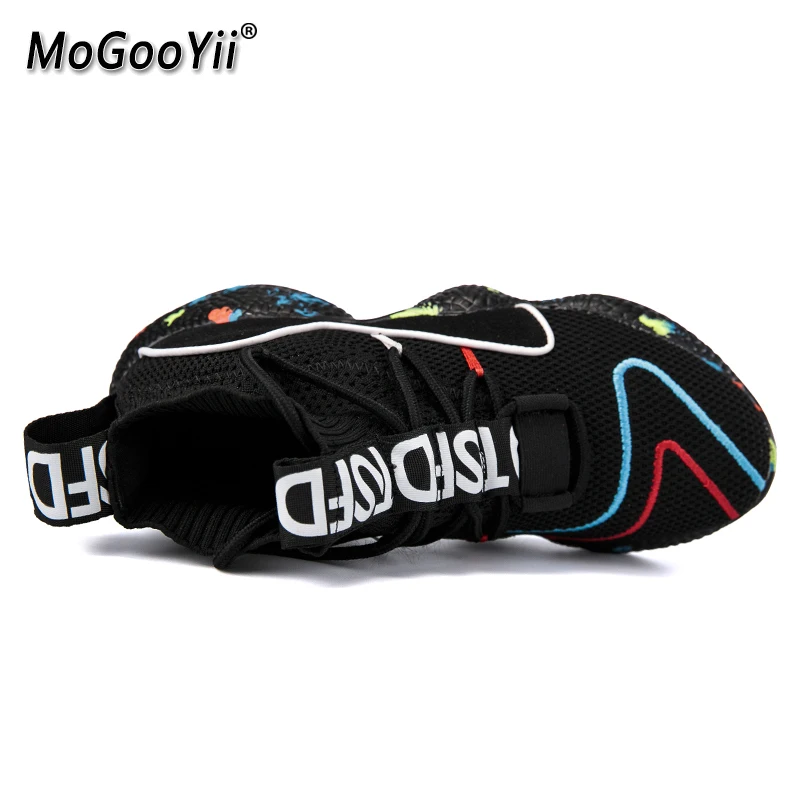 Men Casual Shoes Unisex Fashion Sneakers Light Flat Walking Shoes Socks Couples Shoes Breathable Lace up Wearable Footwear