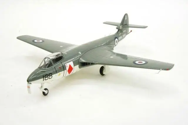 Британский HAWKER SEA HAWK FGA.6 WV908-ACE OF diamond 1/72 литой самолет AV72