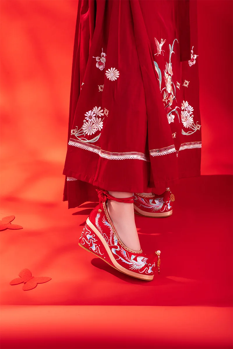Chinese Embroidered Phoenix Flower Cloth Shoes Ancient Wedding