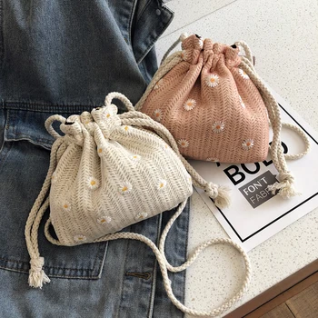 

Flower Drawstring Summer Crossbody Pouch Small Beach Holiday Shoulder Handbags Summer Woven Drawstring Women Straw Pouch