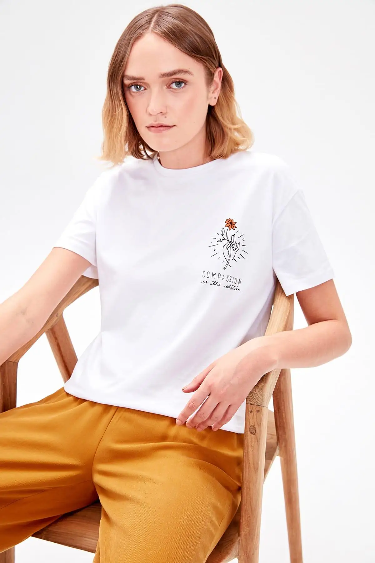 Trendyol белые Базовые Трикотажные футболки с принтом TWOAW20TS0062 | Женская одежда
