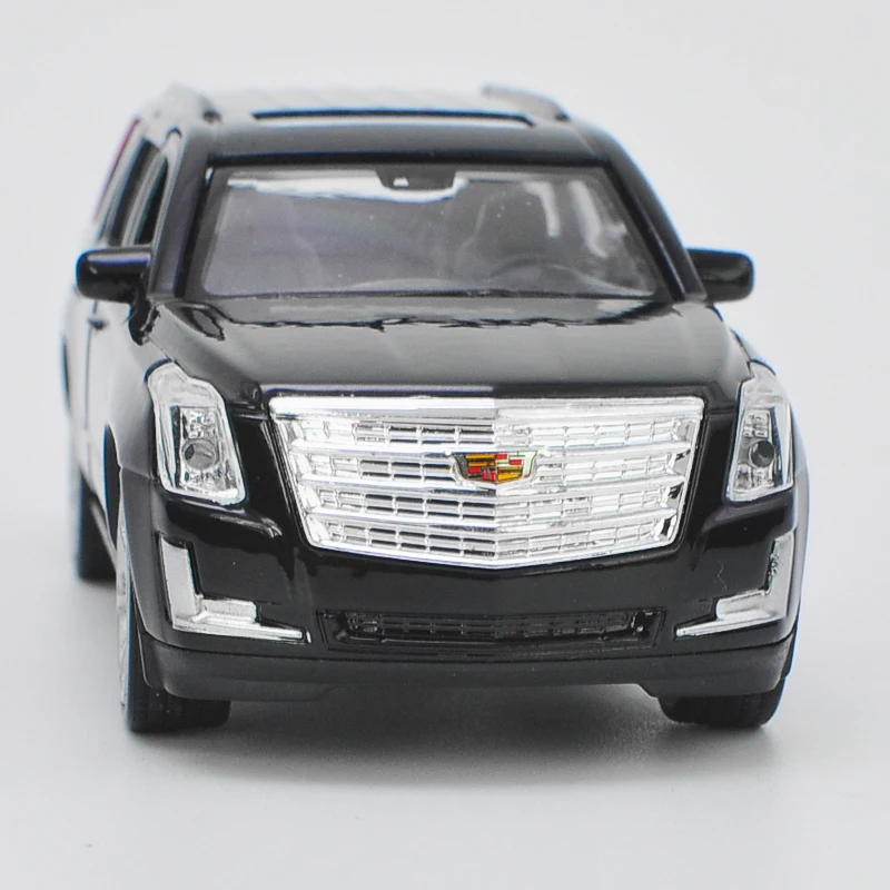 1:36 Cadillac SUV модель автомобиля из сплава, имитационная литая металлическая дверная модель, детская игрушка в подарок