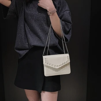 

French niche foreign pearl female bag 2020 new fashion wild shoulder small square bag chain crossbody bag