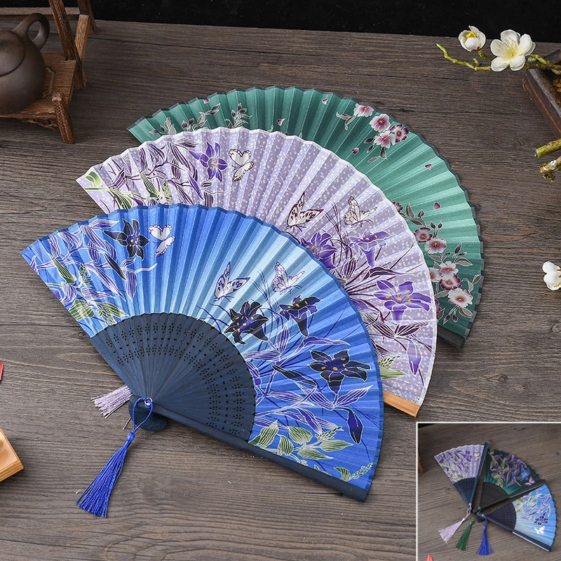 

1pcs Vintage Silk Folding Fan Dance Wedding Party Lace Silk Folding Hand Craft Fan Chinese Art Gift