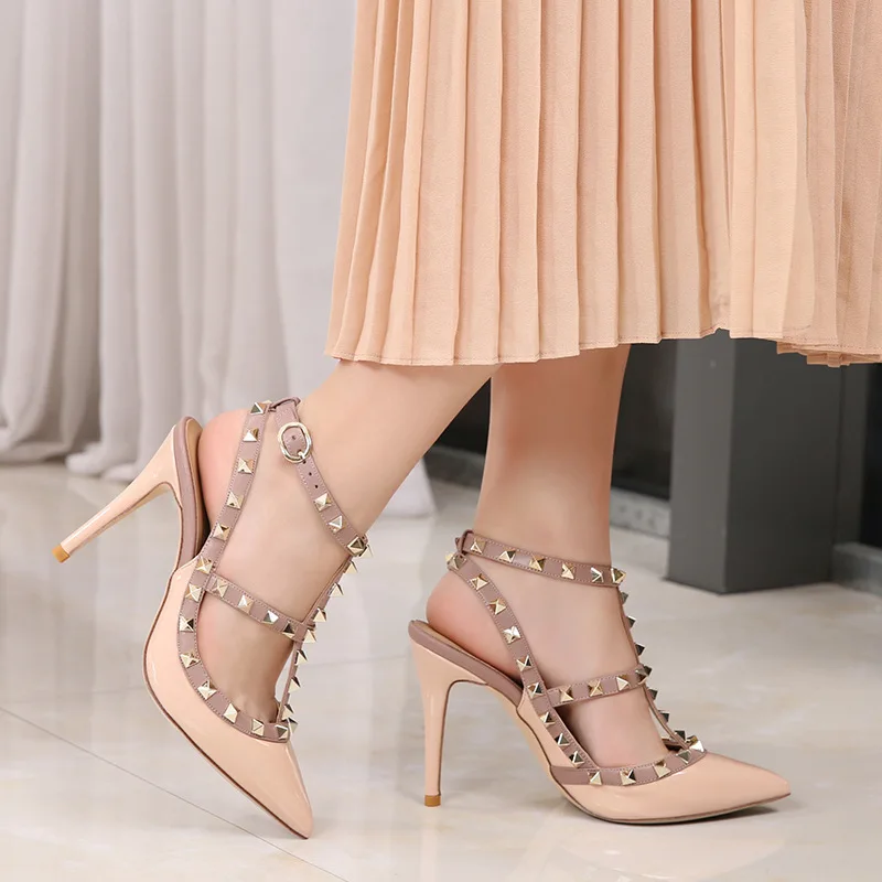 

2019 Europe And America Summer Anti-slip Wear-Resistant Sandals Women's Low Top Cover Heel Solid Color Pointed Toe High Heel Sho