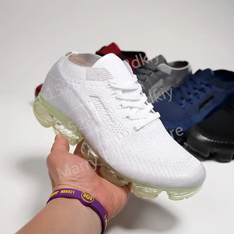 womens vapormax plus triple black