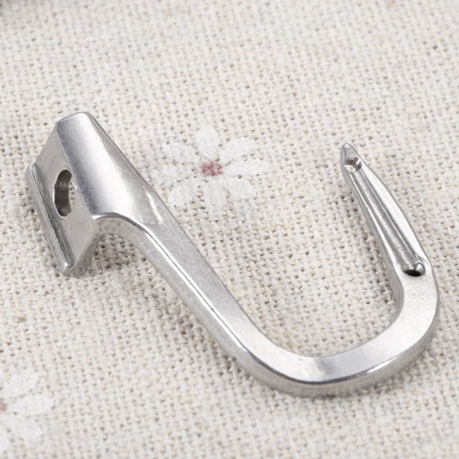 Old Fashion Household Sewing Machine Overlock Loop Machine Bending Needle Sewing Accessories