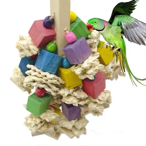 Random Color Pet Bird Parrot деревянные блоки кукурузная шелуха подвесные клетки Жевательная игра игрушка для укуса - Цвет: Random Color