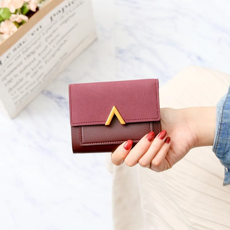 Burgundy Metal V-shaped Decorative Purse Abrasive Retro Short Wallet New Simple Buckle Wallet Coin Purse Cards ID Holder Clutch - Цвет: Burgundy