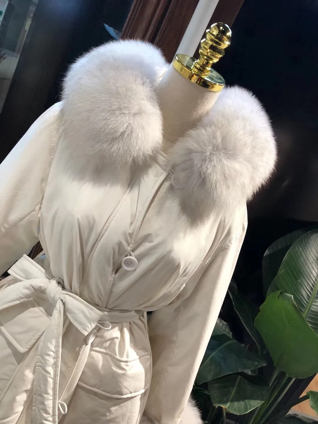 2019 Long Lady Overcoat Fox Fur Collar Outwear Thick White Duck Fur Cuff Parka Women Multi Color Down Jacket Winter Fur Puffer