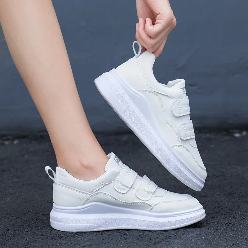 Hook and loop small white shoes women 2019 autumn new Joker casual shoes students flat shoes women's shoes tide flats