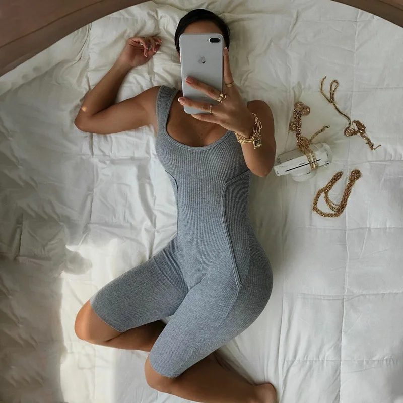 2020 Summer Leggings Women Sports Fitness Jumpsuit Slim Breathable Solid Color Five Points Pants Girl Moda Mujer F5A146