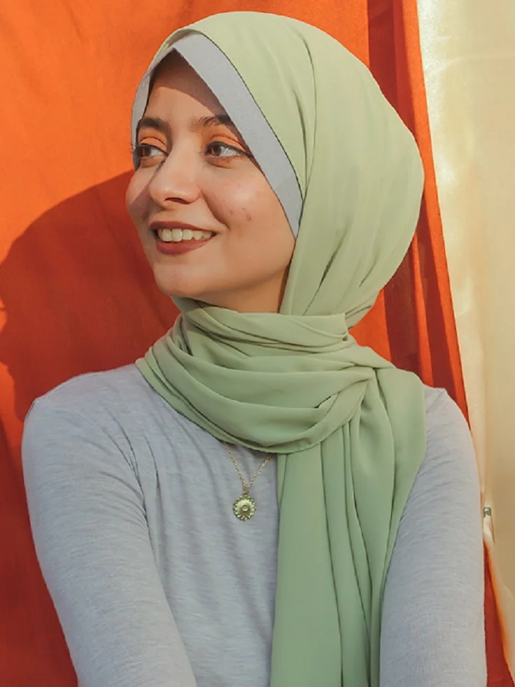 

2022 New Muslim Women Solid Color Bubble Chiffon Hijab Summer Shading And Sunscreen Beach Scarf Fashionable Breathable Shawl Cap