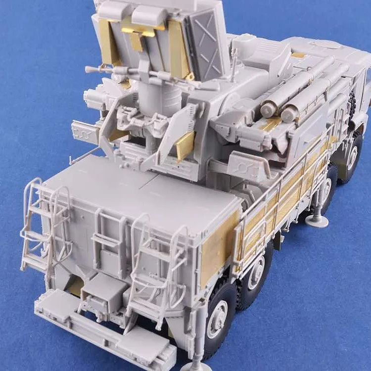 Собрать 01060 A-S1 системы ПВО России 1/35 для подарочных игрушек