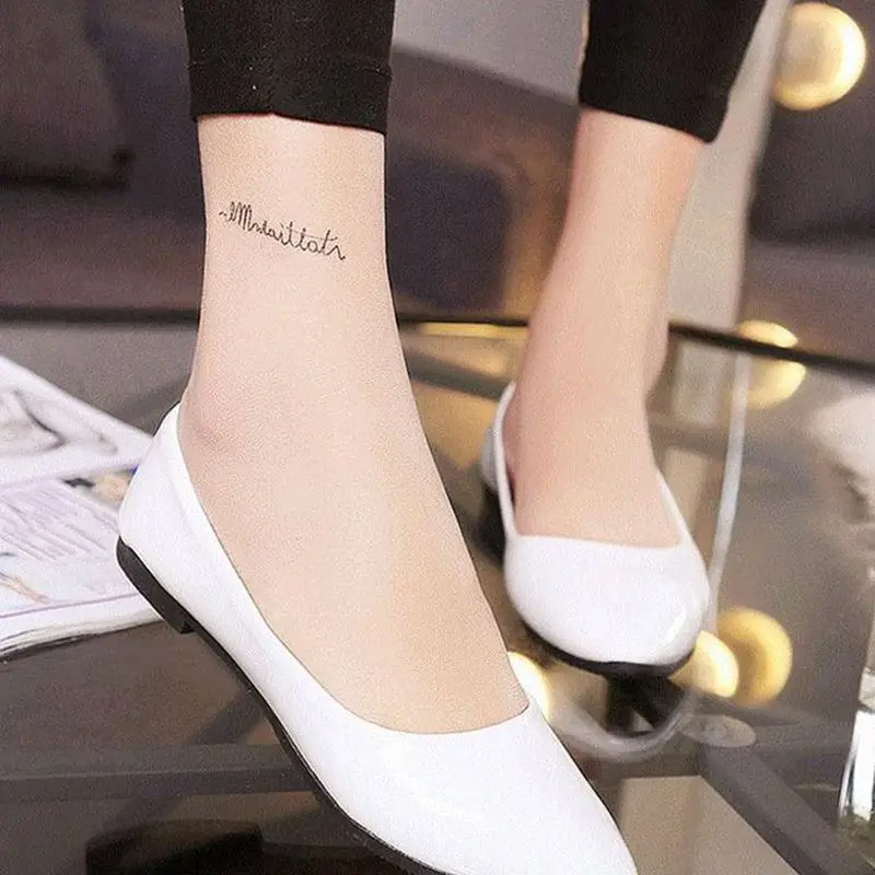 2025 Spring And Autumn Flat Bottom Shallow Mouth Candy Color Patent Leather Single Shoes Large Size Four Seasons Women's Shoes 3
