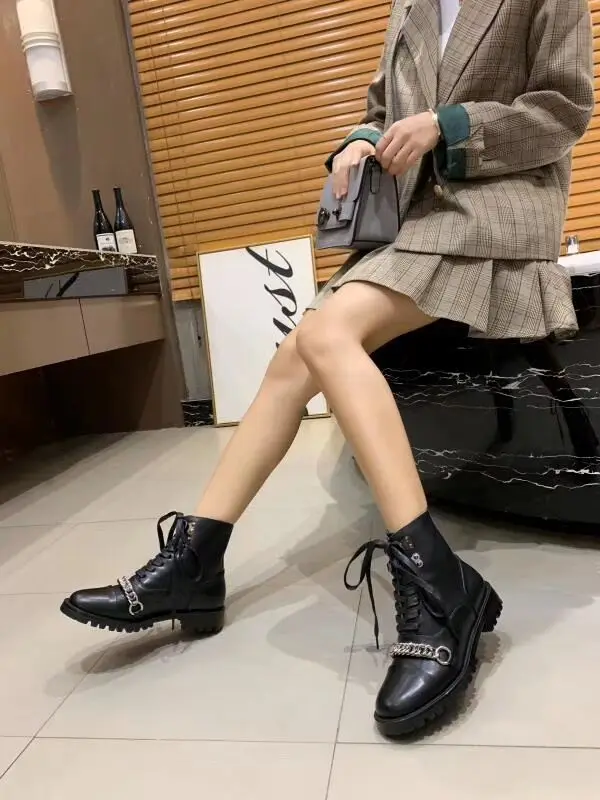 Роскошные Брендовые женские ботинки со шнуровкой и цепочкой ботильоны с круглым носком на не сужающемся книзу массивном каблуке женские мотоциклетные ботинки зимние ботинки из натуральной кожи
