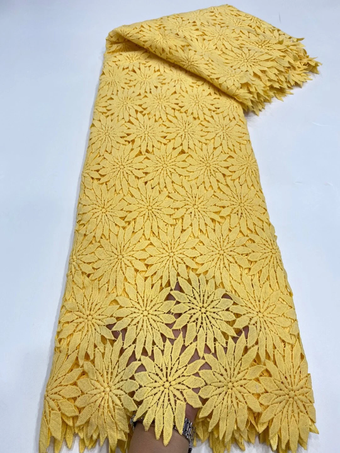 

Высококачественная нигерийская Свадебная фотошнуровка, кружевная ткань, желтое молочное шелковое Сетчатое кружево для свадебной вечеринки KDP20117