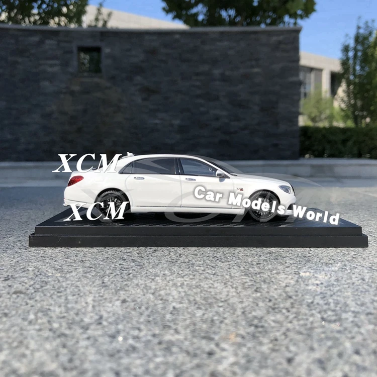 Литая модель автомобиля Почти настоящий s-класс 900 1:43(белый)+ маленький подарок