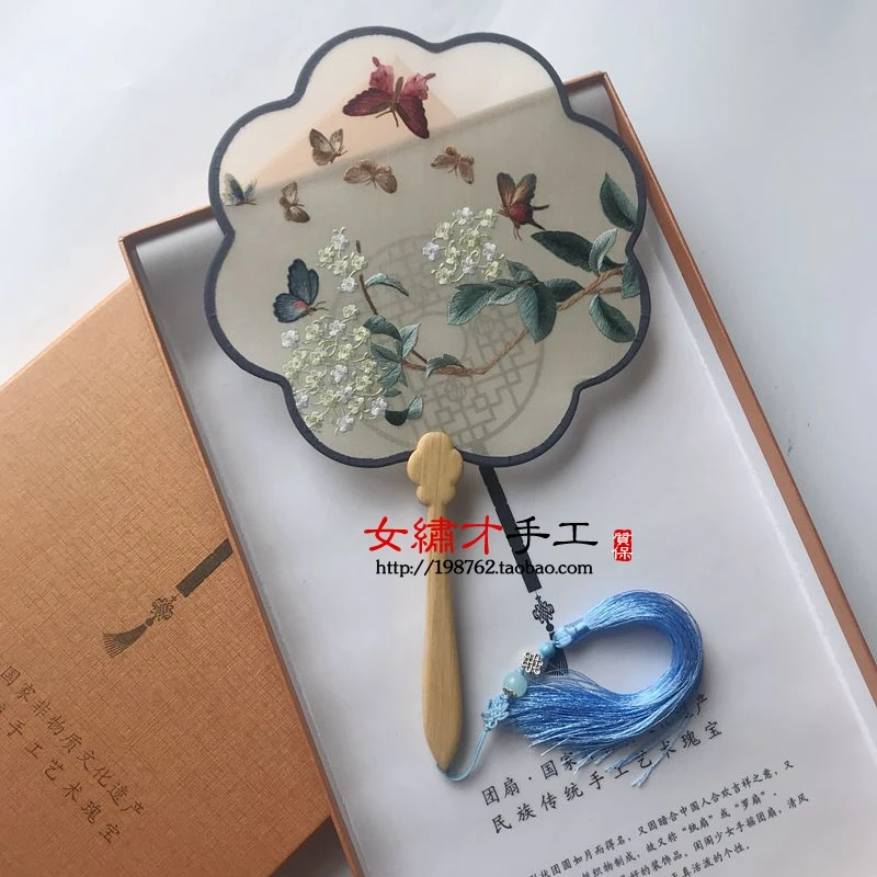 

Chinese style gift Suzhou Embroidery Fan Handmade Double-sided Embroidery Silk Fan