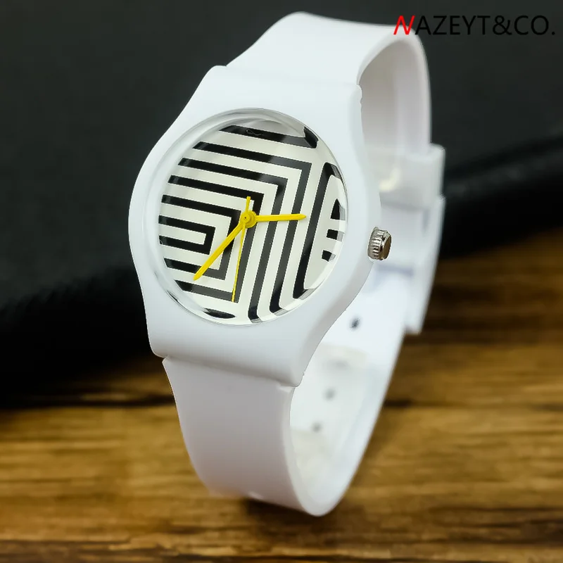 

new fashion ladies Watches Mini Quartz Maze Fashionable Leisure unisex dresswatch Zebra Pattern Analog waterproof WristWatch