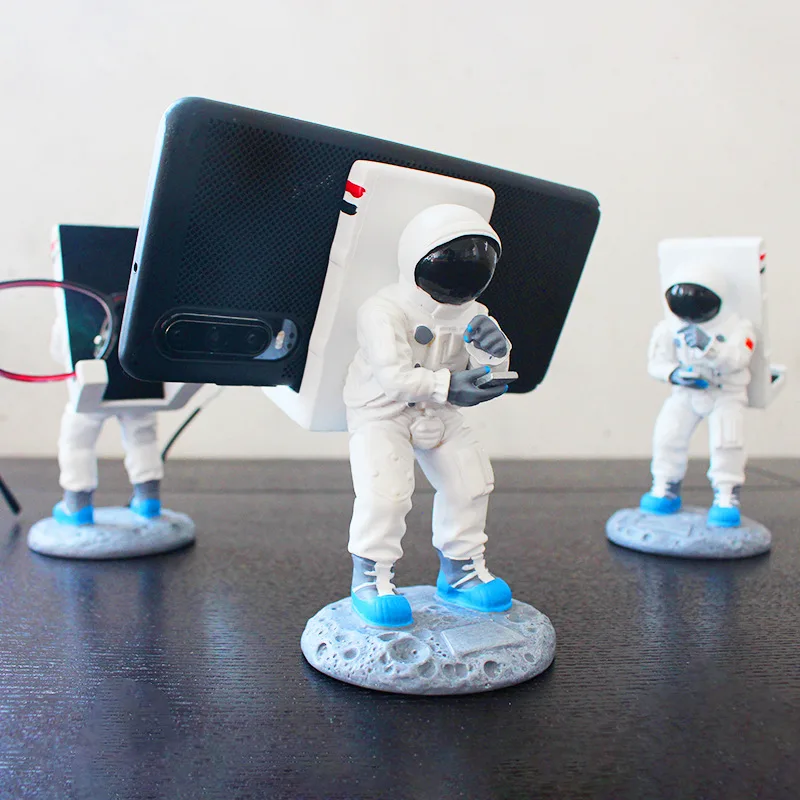 

Creative Space Astronaut Action Figure Toy Mobile Phone Holder Toy Anime Collectible Decoration Model Birthday Gift