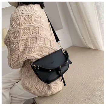

Women's 2020 New Style Retro Fashion Saddle Bag Large Capacity Crossbody Bag