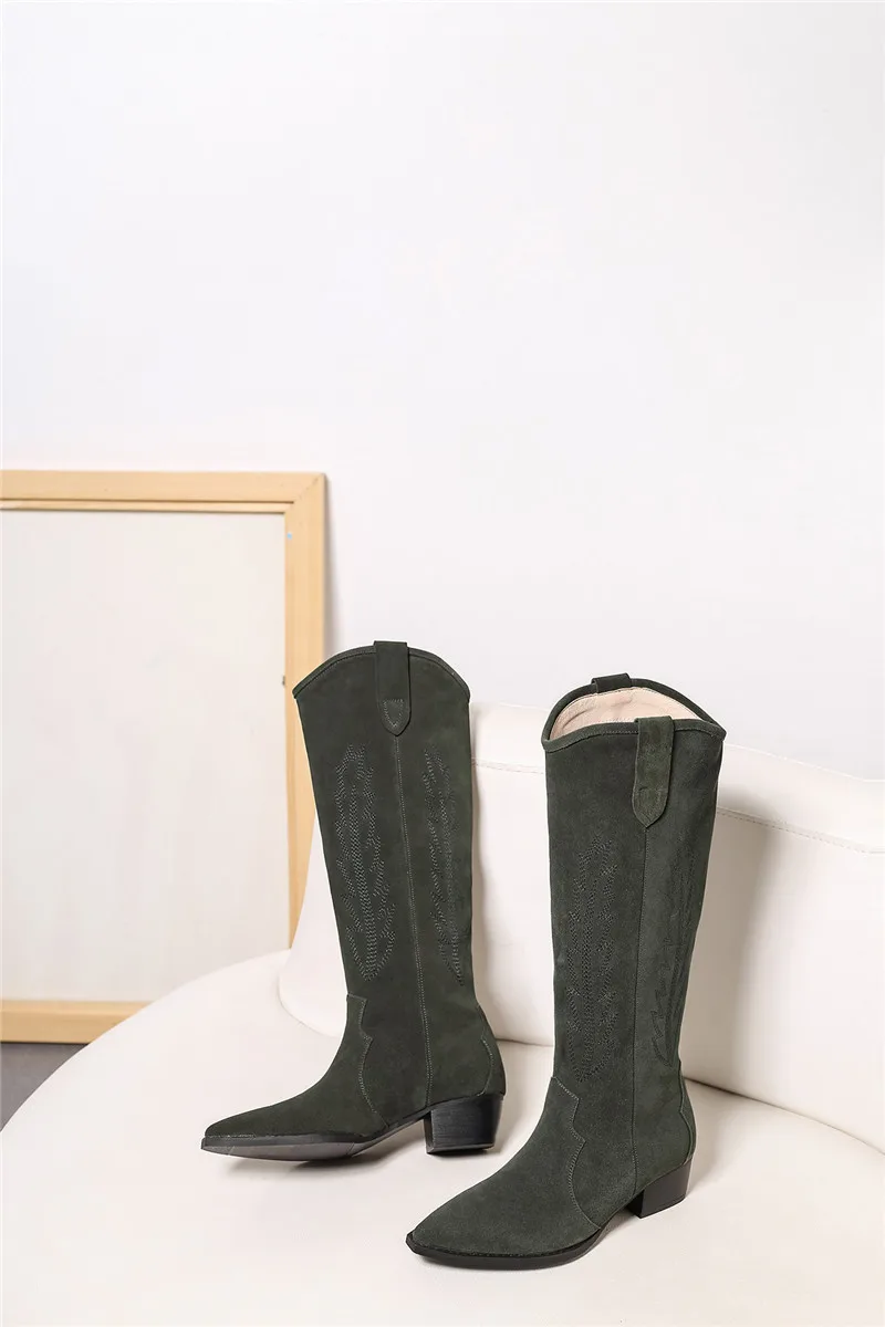 FEDONAS/Новинка; классические женские сапоги до колена из коровьей замши; вечерние сапоги для ночного клуба; женские зимние теплые сапоги с вышивкой в этническом стиле размера плюс