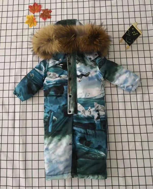Детские зимние куртки зимняя одежда с капюшоном теплая верхняя одежда воротник из натурального меха енота Modis детская одежда пуховое пальто Y1663
