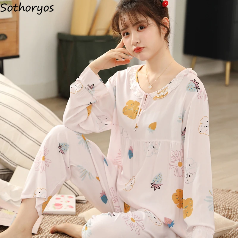 

Пижамный комплект женский с длинным рукавом и круглым вырезом