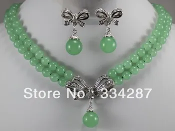 

Beautiful 2 row jade necklace earrings set