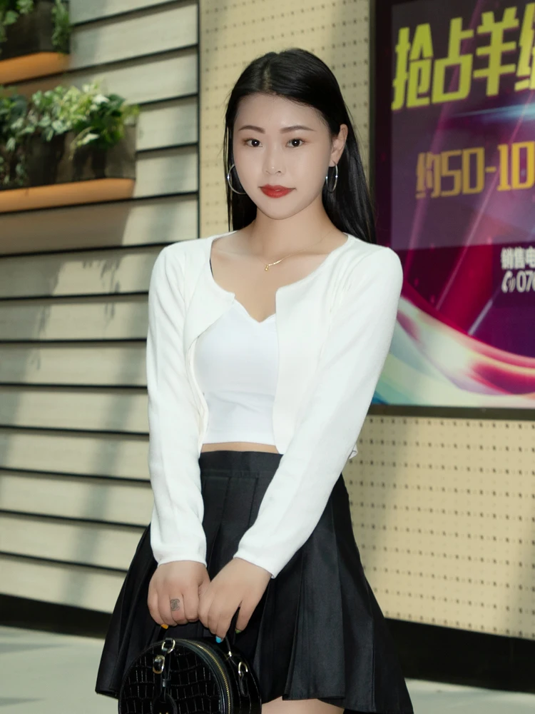Blouses Black Cropped Knitted Sweater Korean Fashion Cardigan Female Women's Coat Spring 2025 Clothing Long Sleeve Top Jersey