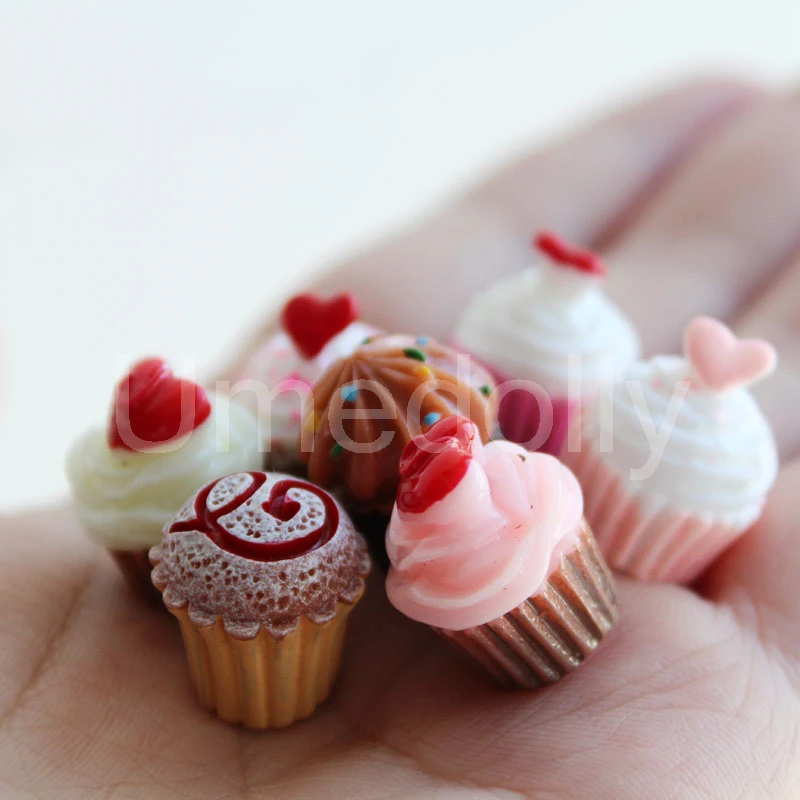 4pcs/lot 1/6 Scale Miniature Dollhouse Cupcake Mini Cake Food for barbies Kitchen Toy Accessories