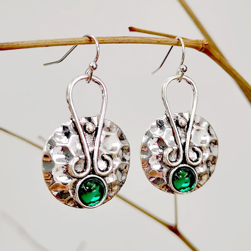 

Vintage boho style lady personality earrings shiny green color gems nostalgic high quality earrings Q5D262