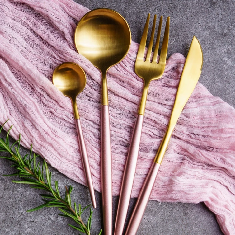 Pink gold dinnerware set (6)