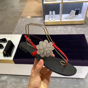 

Beach Sandals Women Clip Toe Flats Summer Sandalias Mujer Crystal Sandalia Feminina Flower Shoes Women Luxury Zapatos De Mujer