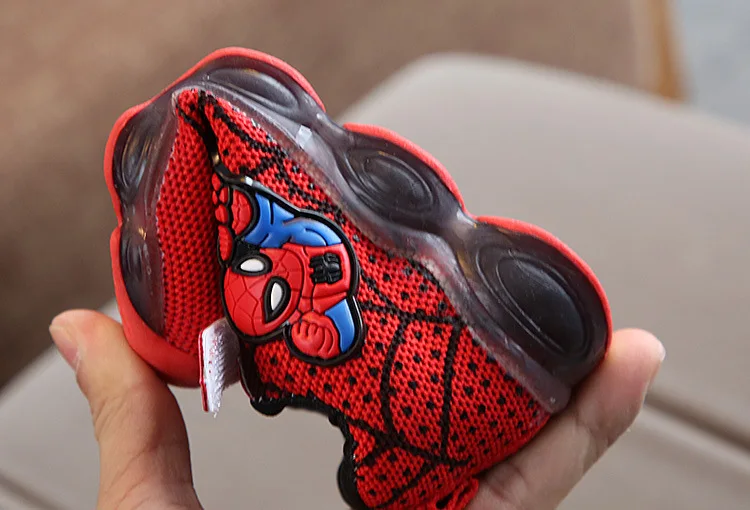 Мультяшный Человек-паук Лидер продаж светодиодный обувь для мальчиков и девочек липучка высокое качество Детские кроссовки милые модные теннисные детские туфли